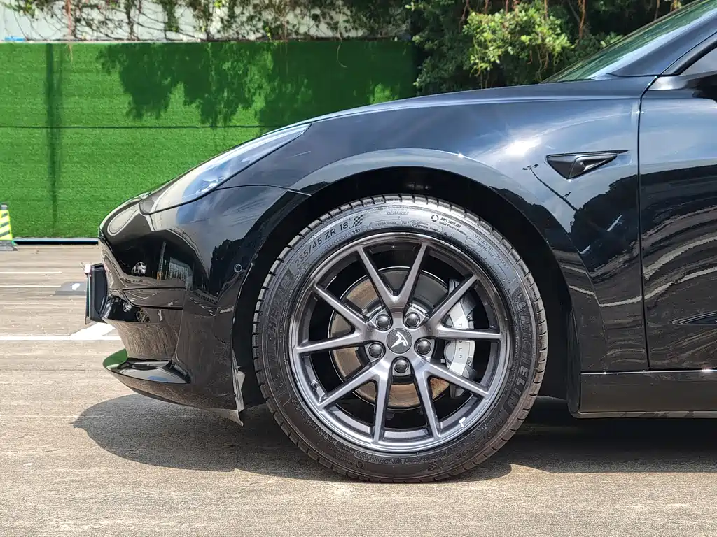 Tesla Model 3 — миниатюра 19