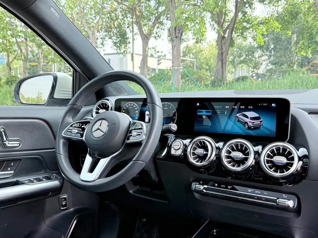 Mercedes-Benz GLA — миниатюра 12