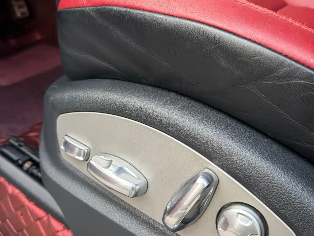 Porsche Cayenne — миниатюра 9