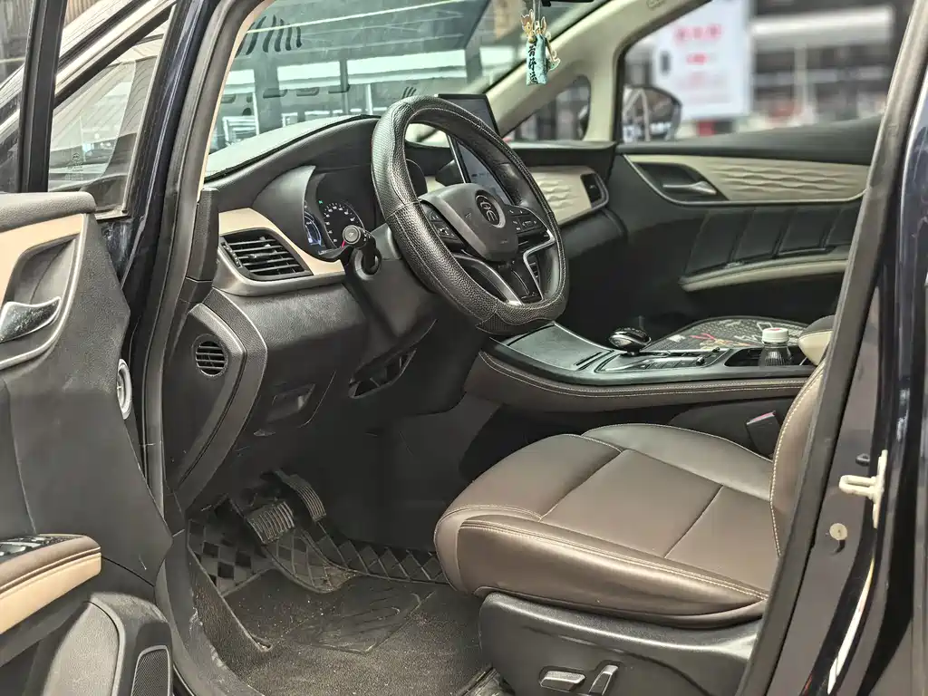 BYD MAX New Energy — миниатюра 8