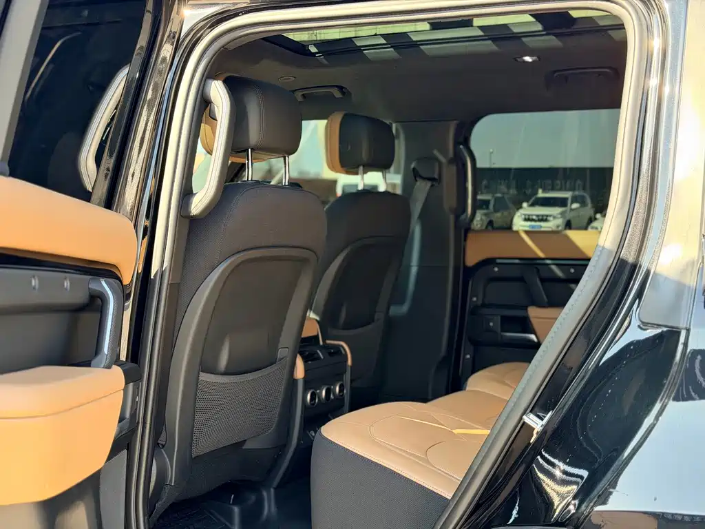 Land Rover Defender — миниатюра 12