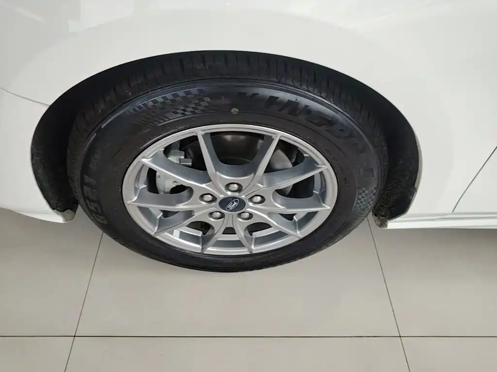 Ford Focus — миниатюра 23