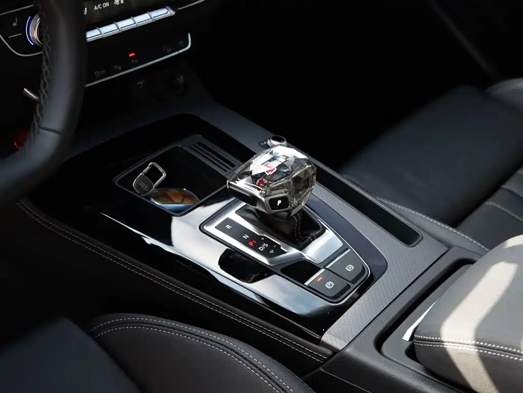 Audi Q5L — миниатюра 8