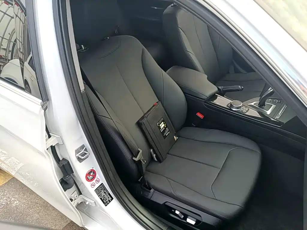 BMW 3 Series — миниатюра 25