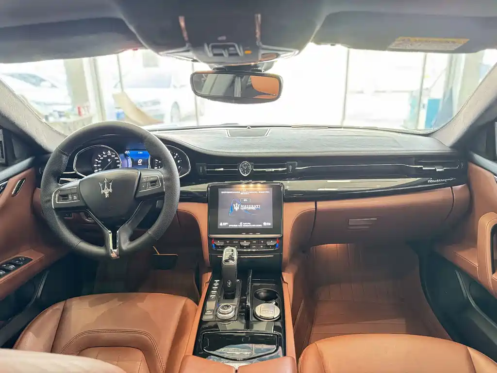 Maserati Quattroporte — миниатюра 7