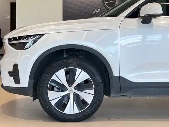 Volvo XC40 — миниатюра 4