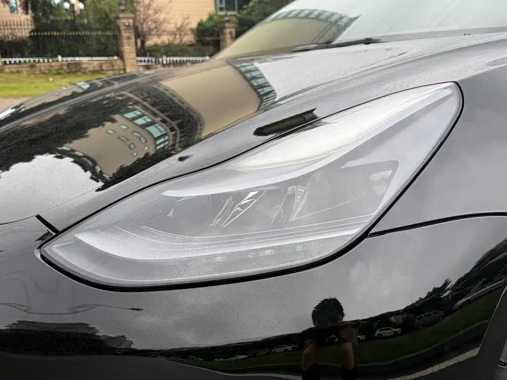 Tesla Model 3 — миниатюра 17