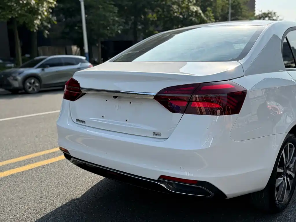 Geely Emgrand — миниатюра 9