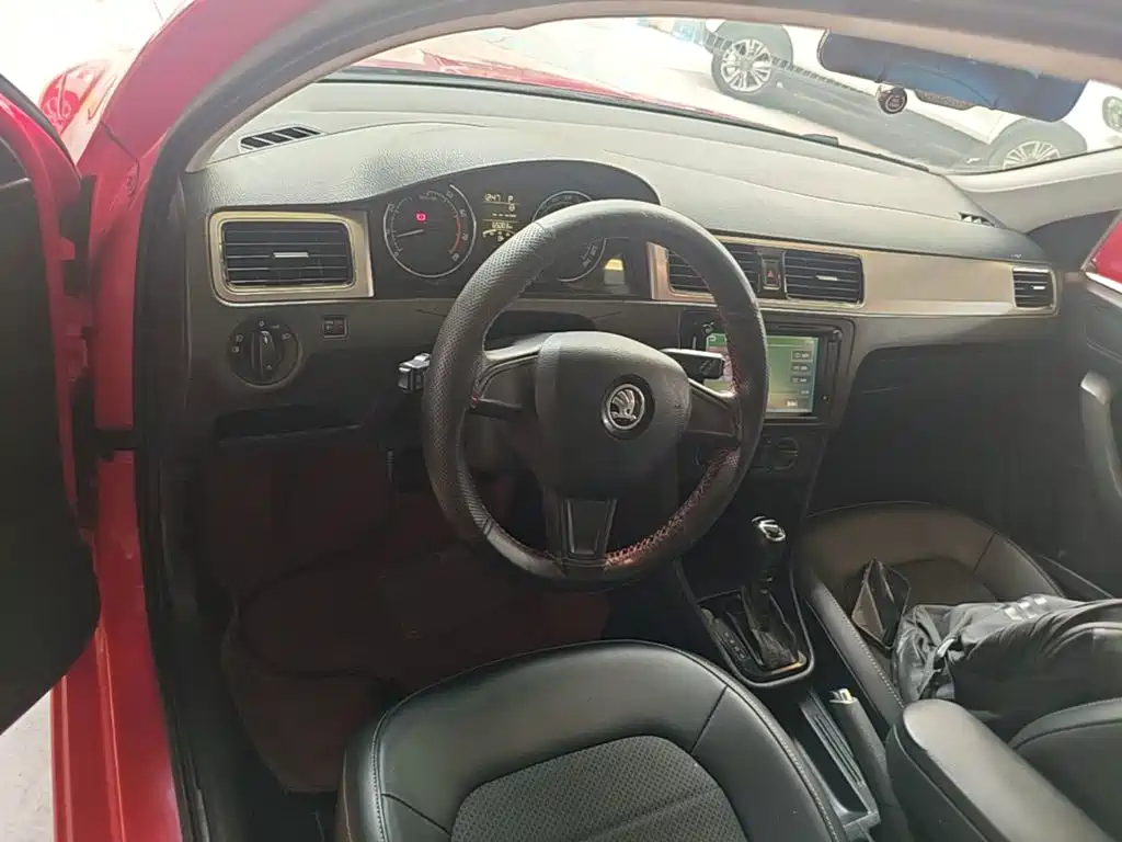 Skoda Rapid Spaceback — миниатюра 11