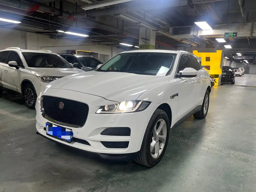 Jaguar F-PACE