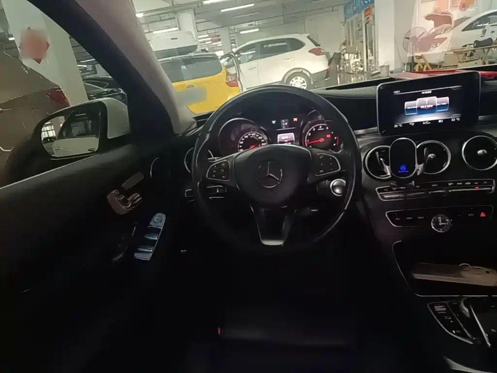 Mercedes-Benz C-Class — миниатюра 11