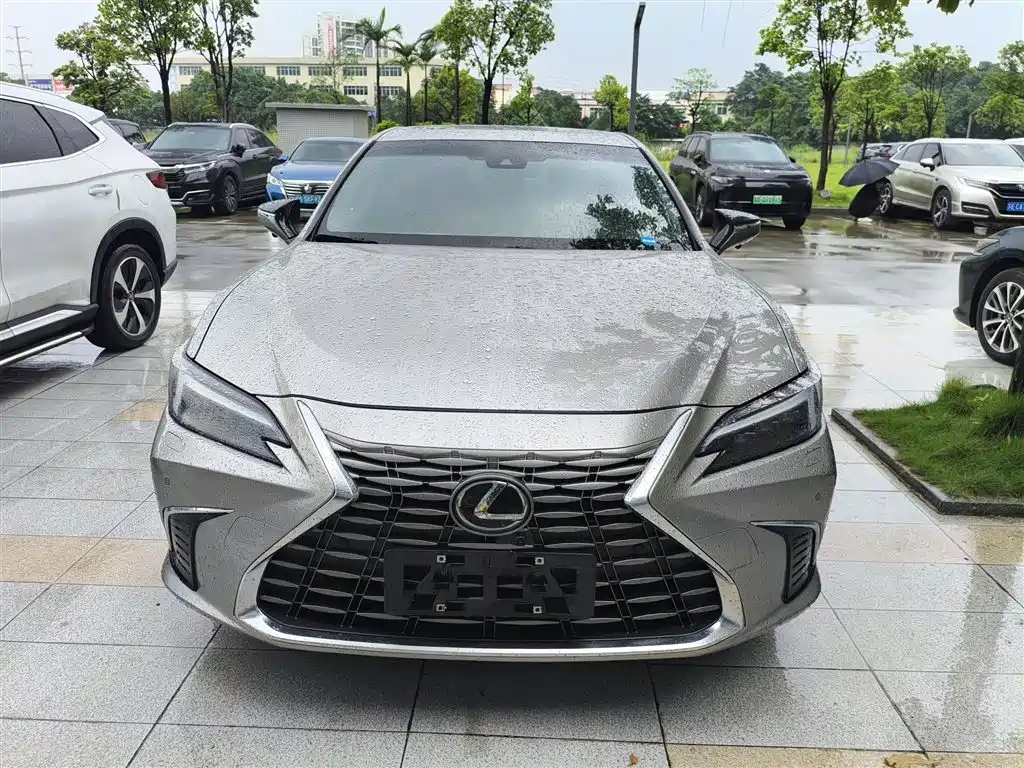 Lexus ES — миниатюра 2