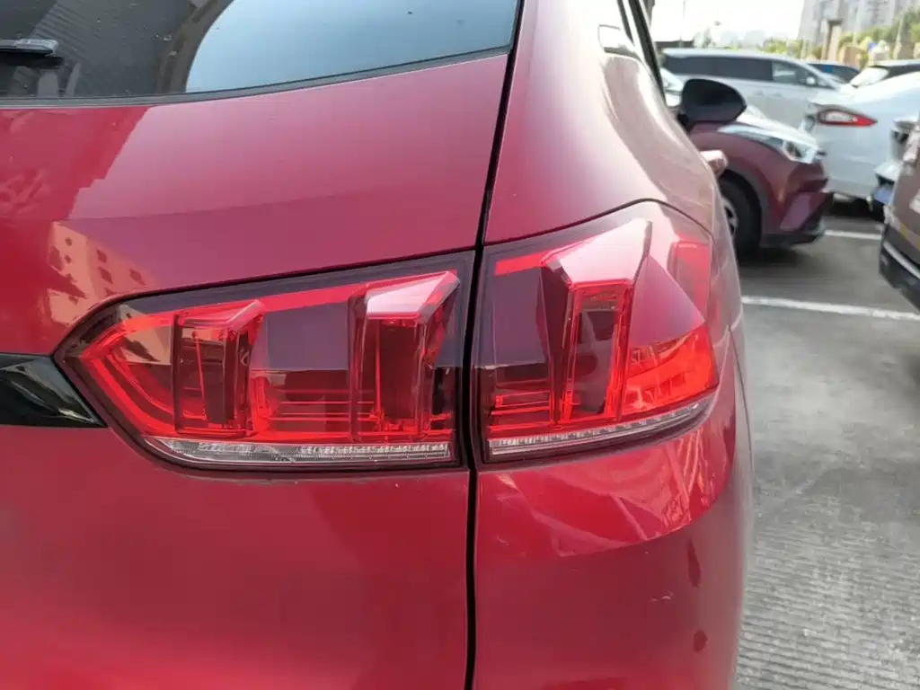 Wey Wey VV5 — миниатюра 8