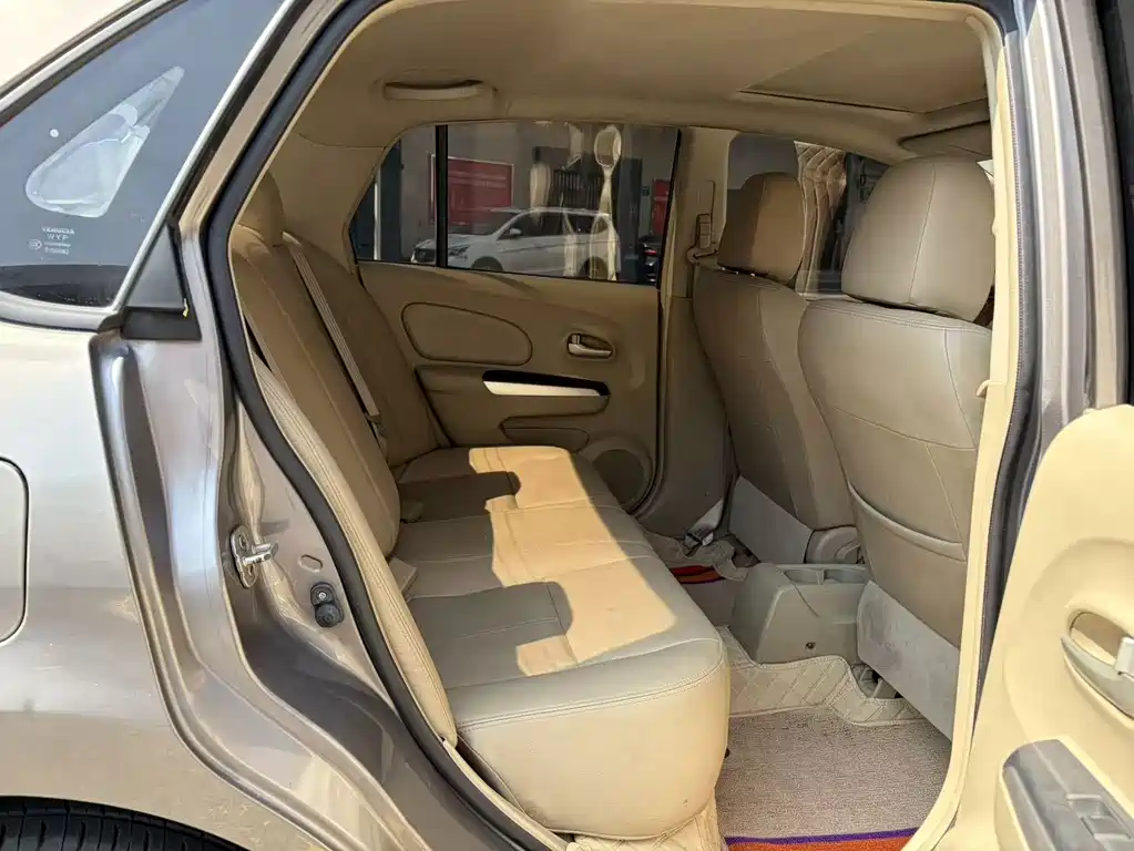 Venucia D50 1.6L Manual Luxury Edition, фото 11