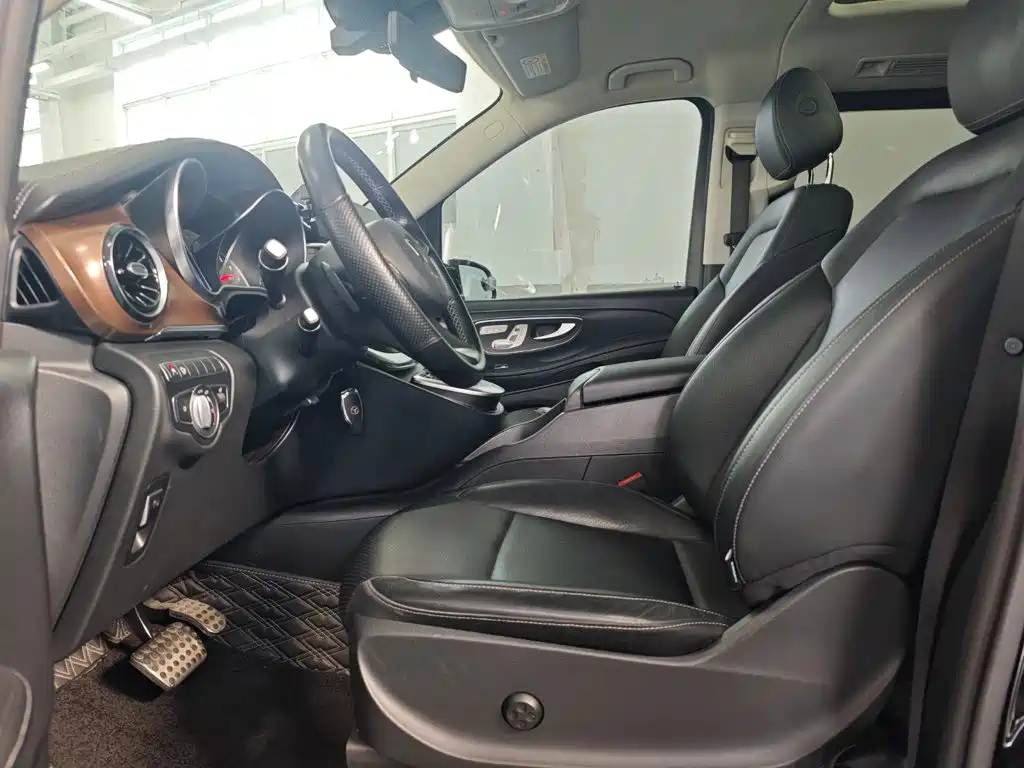 Mercedes-Benz V-Class — миниатюра 10