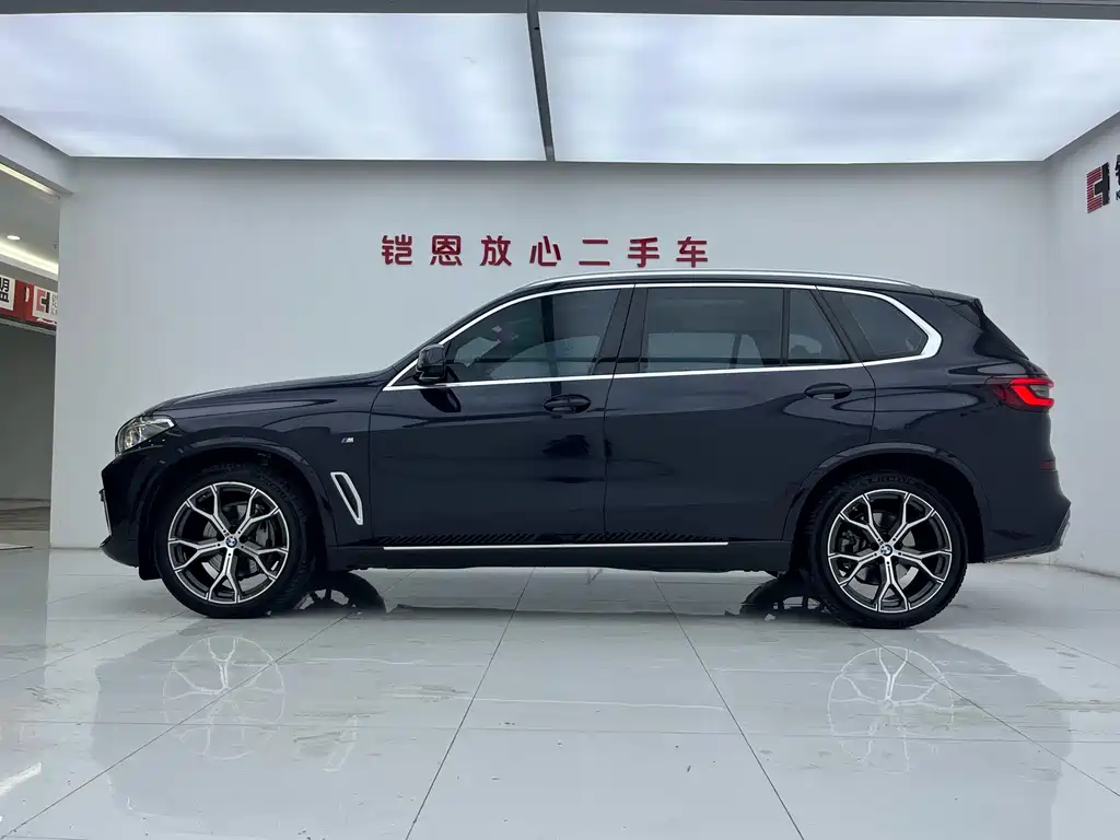 BMW X5 2022 xDrive 40Li M Sport