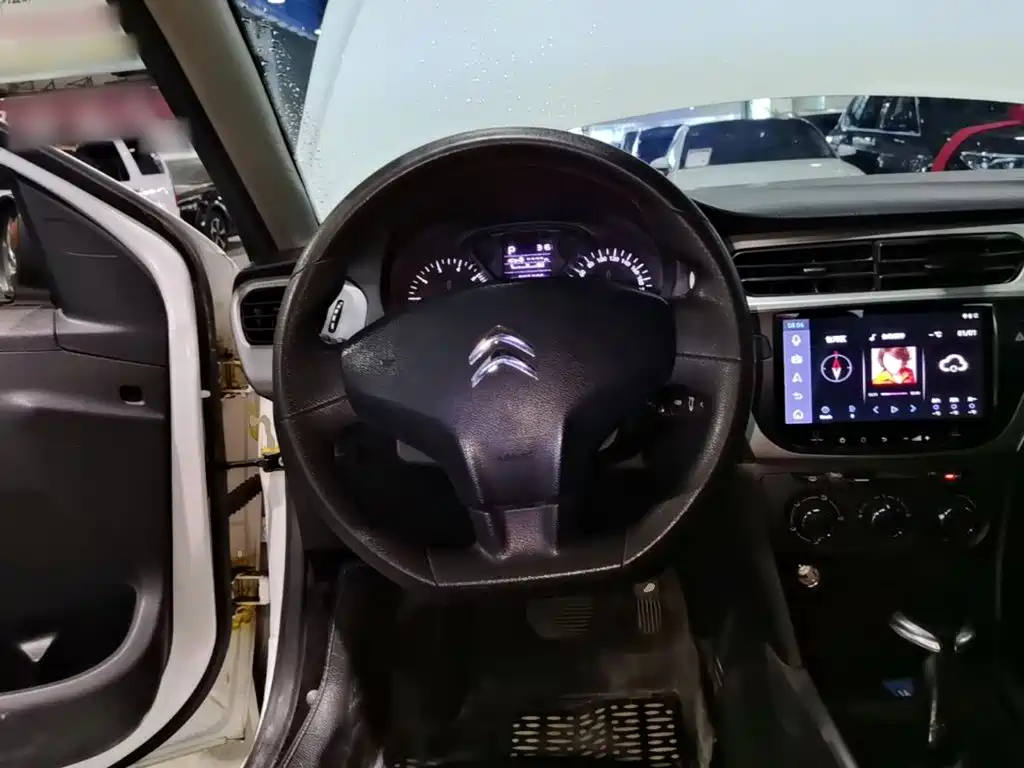 Citroen Elysee — миниатюра 11