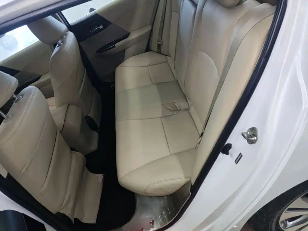 Honda Accord — миниатюра 17