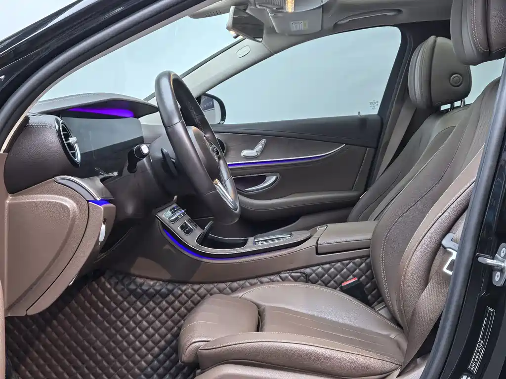 Mercedes-Benz E-Class — миниатюра 8