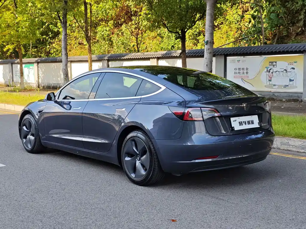 Tesla Model 3 — миниатюра 12
