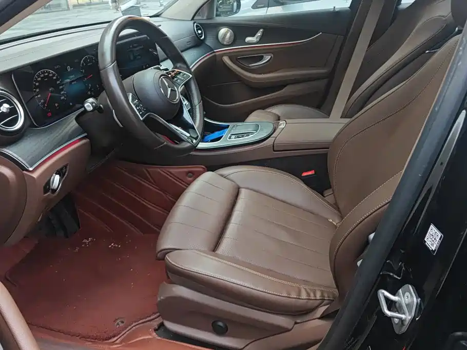 Mercedes-Benz E-Class — миниатюра 9
