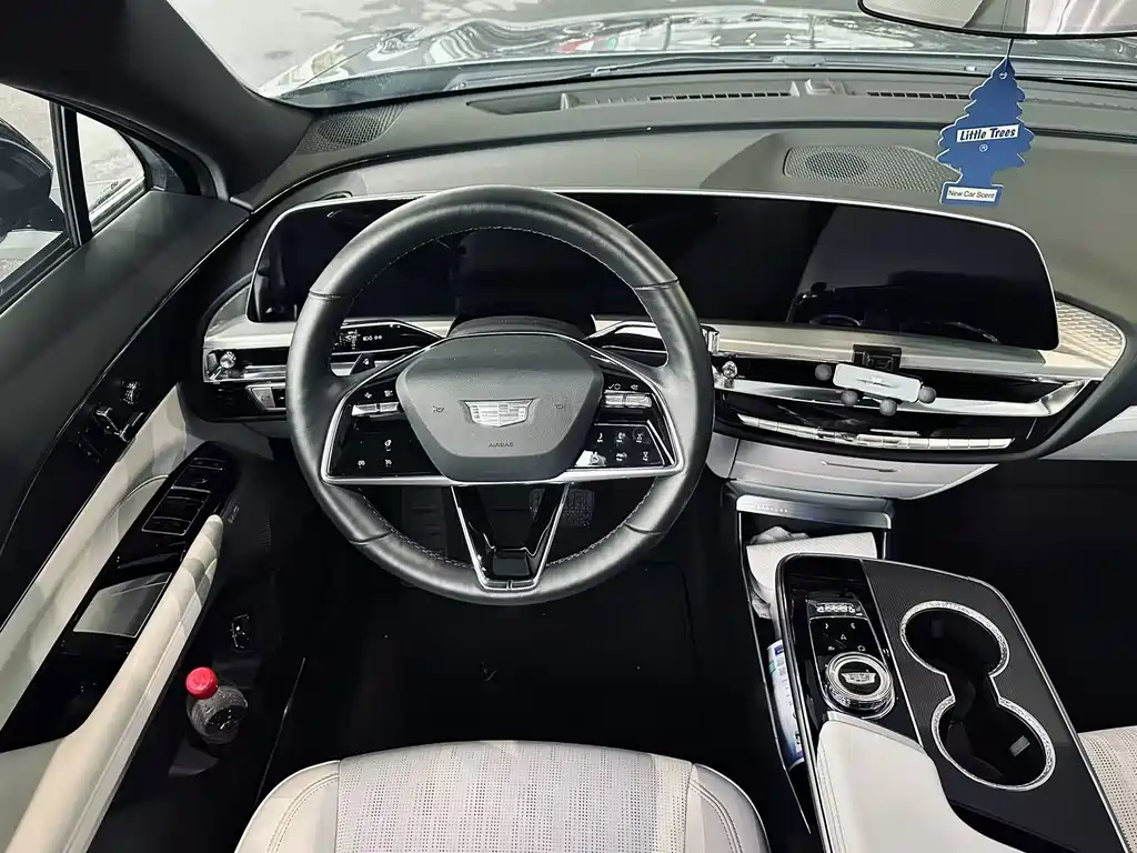 Cadillac Lyriq — миниатюра 6