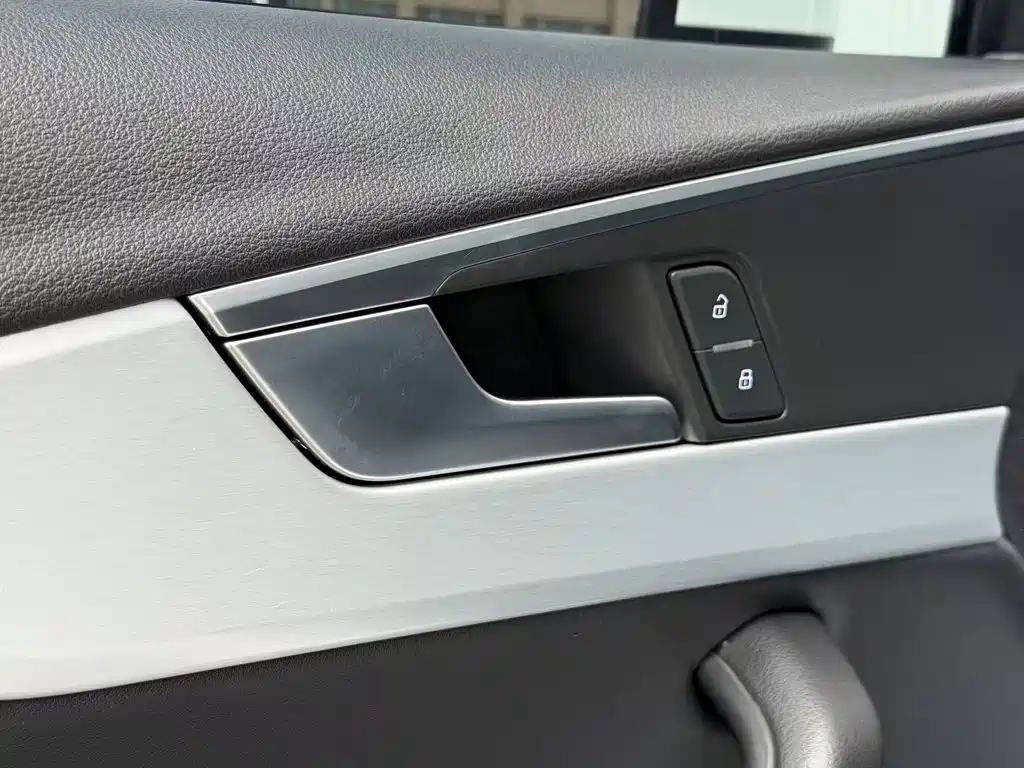 Audi A4L — миниатюра 13