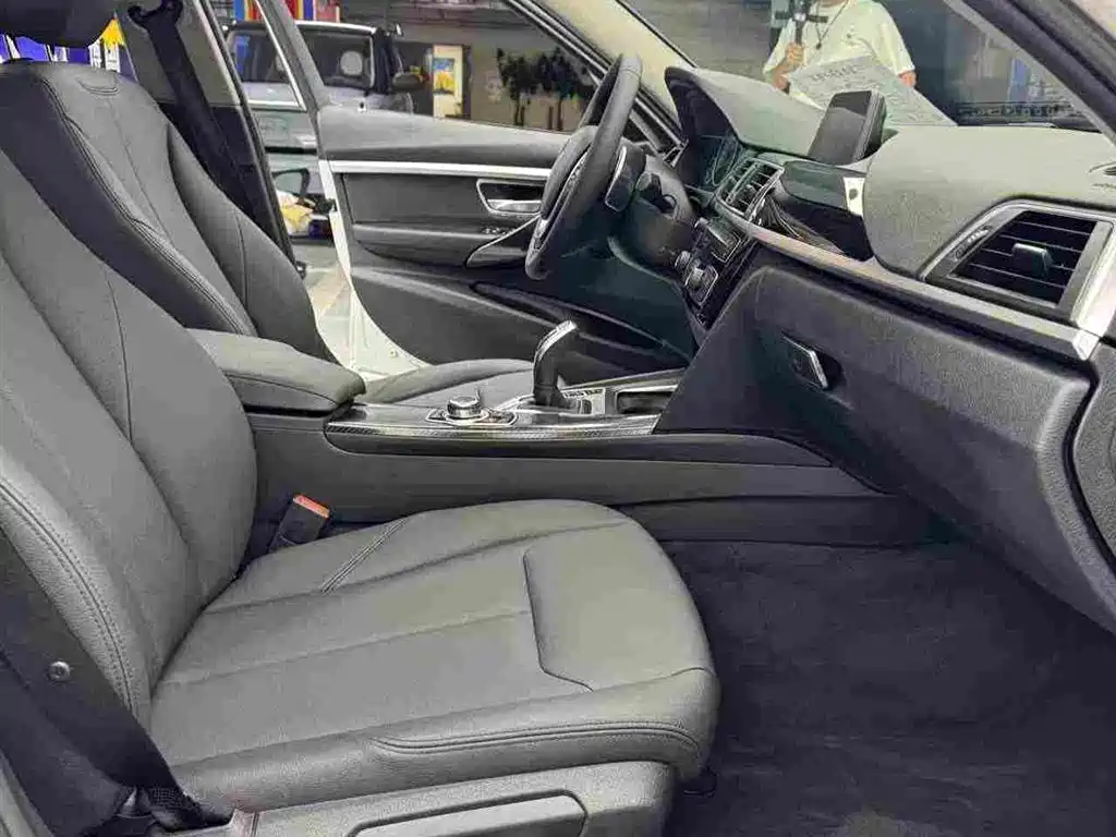 BMW 3 Series — миниатюра 7
