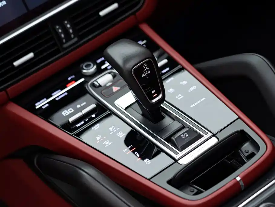 Porsche Cayenne — миниатюра 16