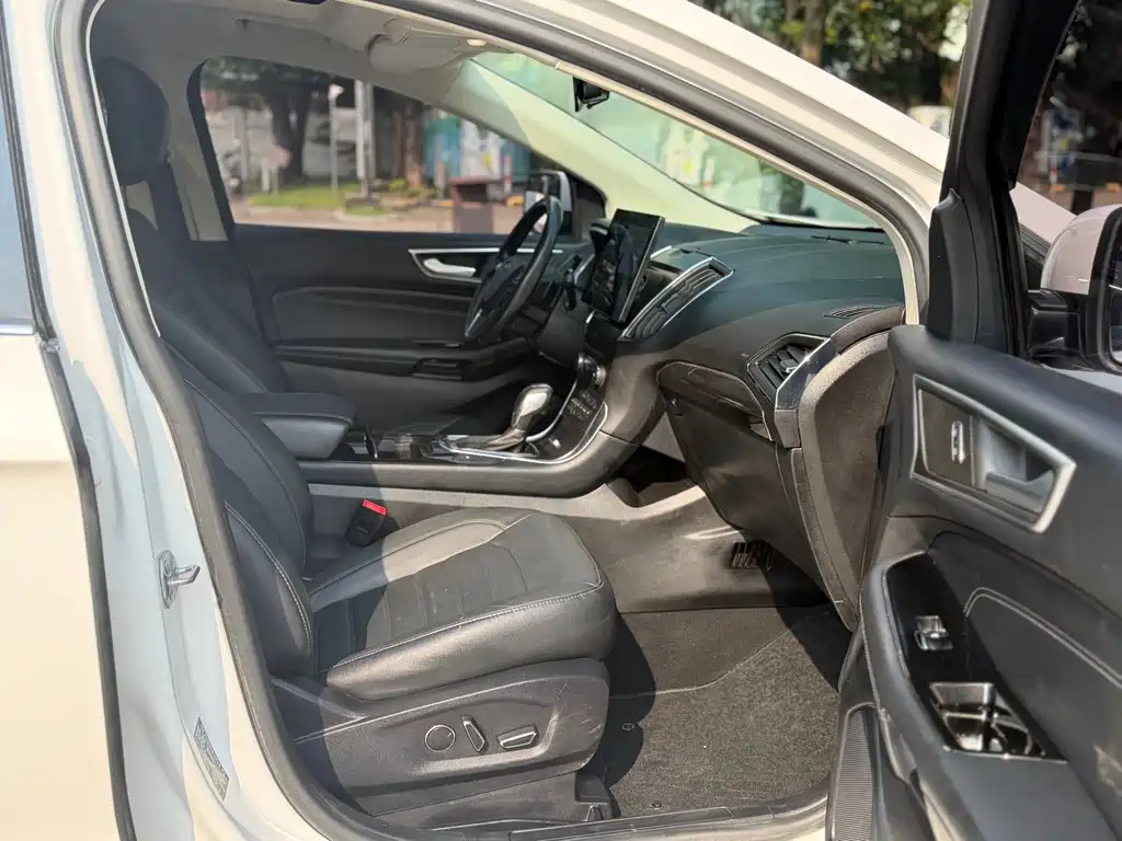 Ford Edge — миниатюра 14