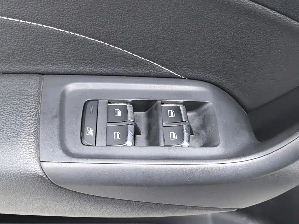 Roewe i6 Classic — миниатюра 9