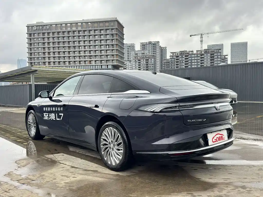 Buick Electra L7 — миниатюра 6