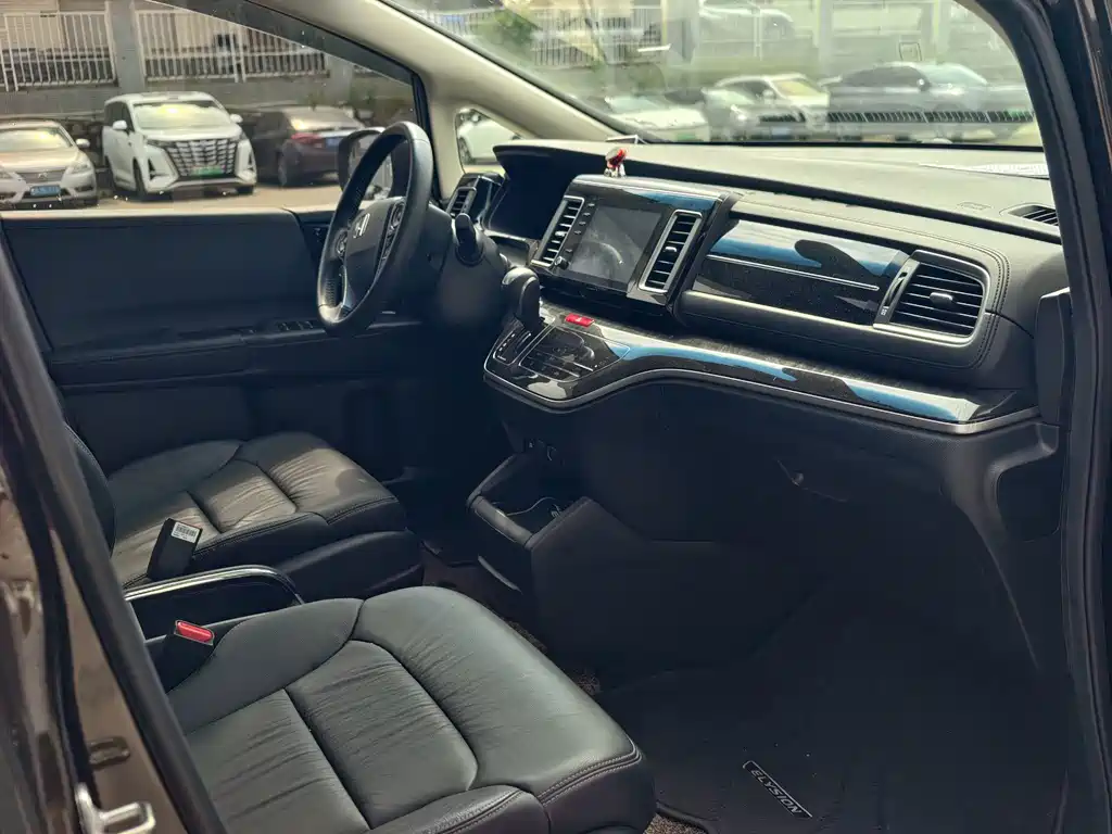 Honda Elysion — миниатюра 6
