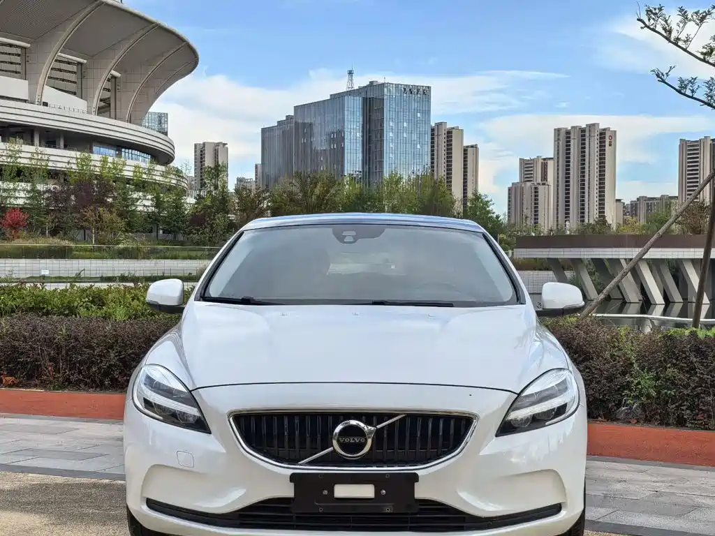 Volvo V40 — миниатюра 8