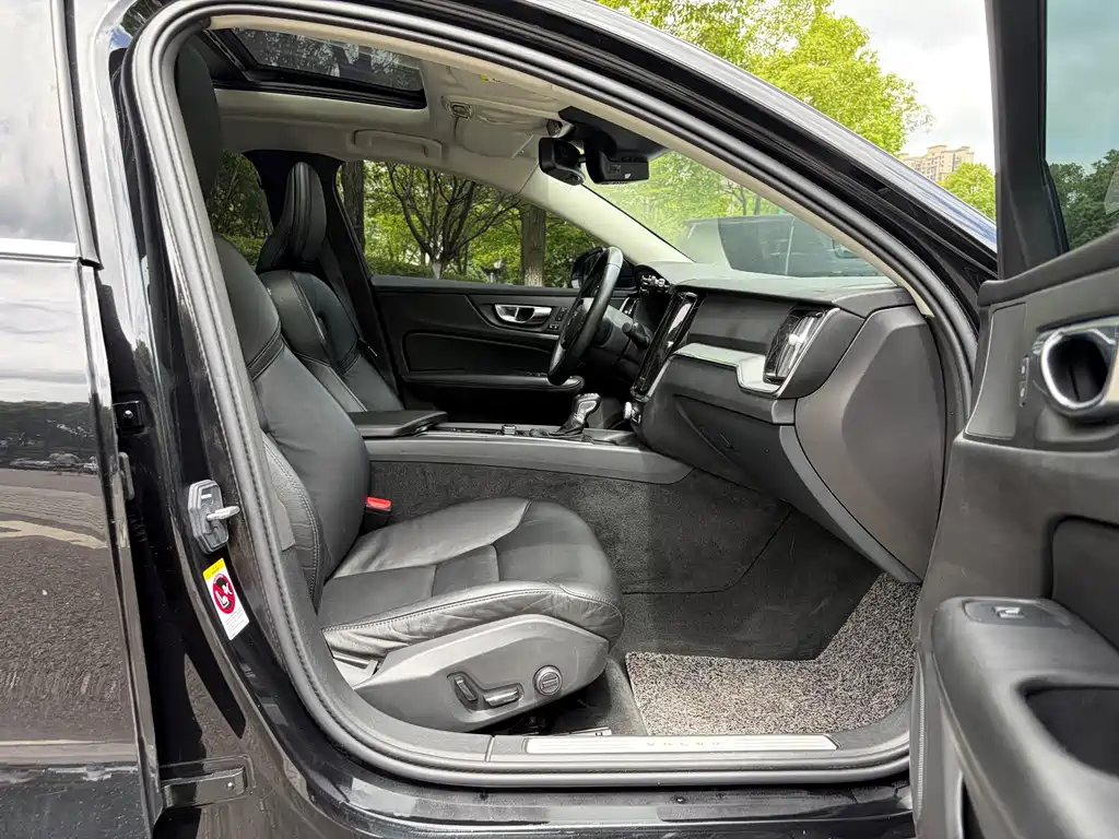Volvo S60 — миниатюра 18