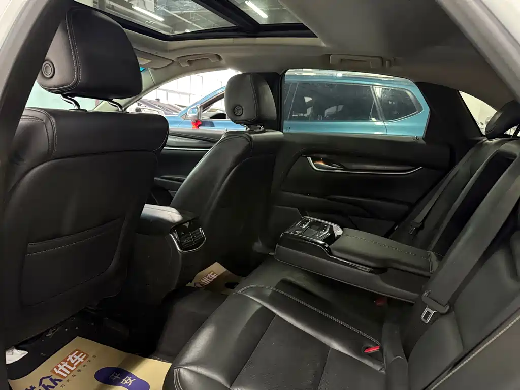 Cadillac XTS — миниатюра 5
