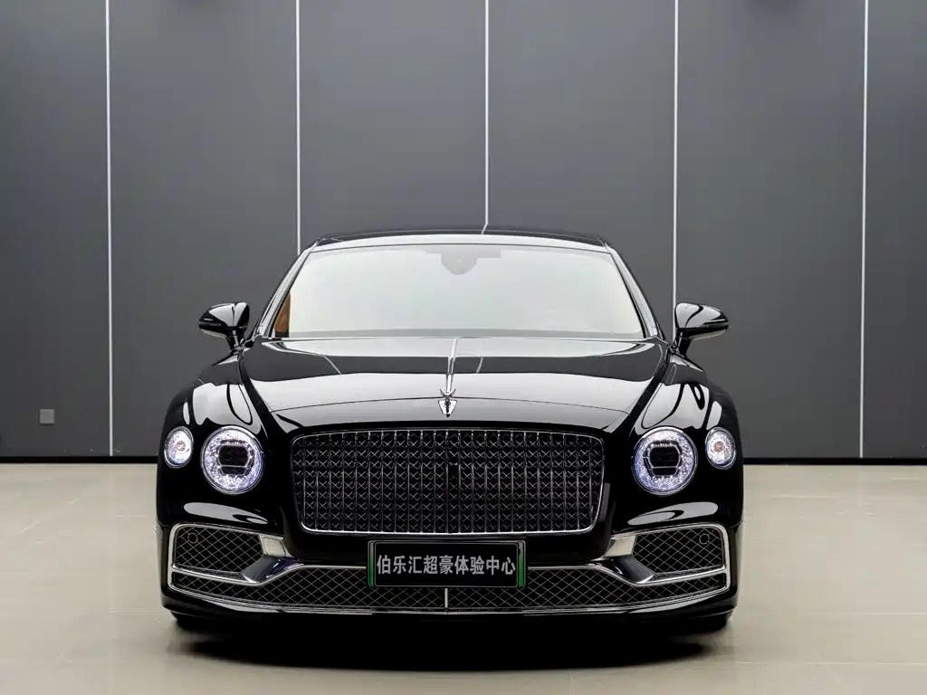 Bentley Flying Spur PHEV — миниатюра 5