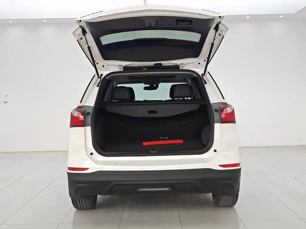 Chevrolet Equinox — миниатюра 16