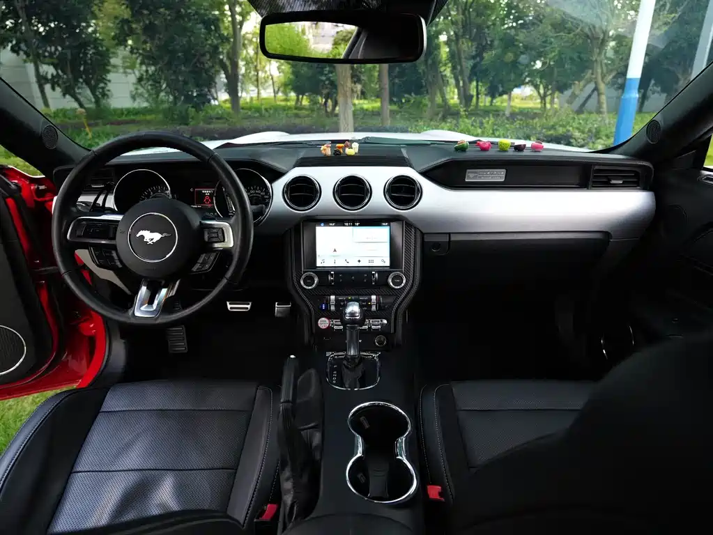 Ford Mustang — миниатюра 4