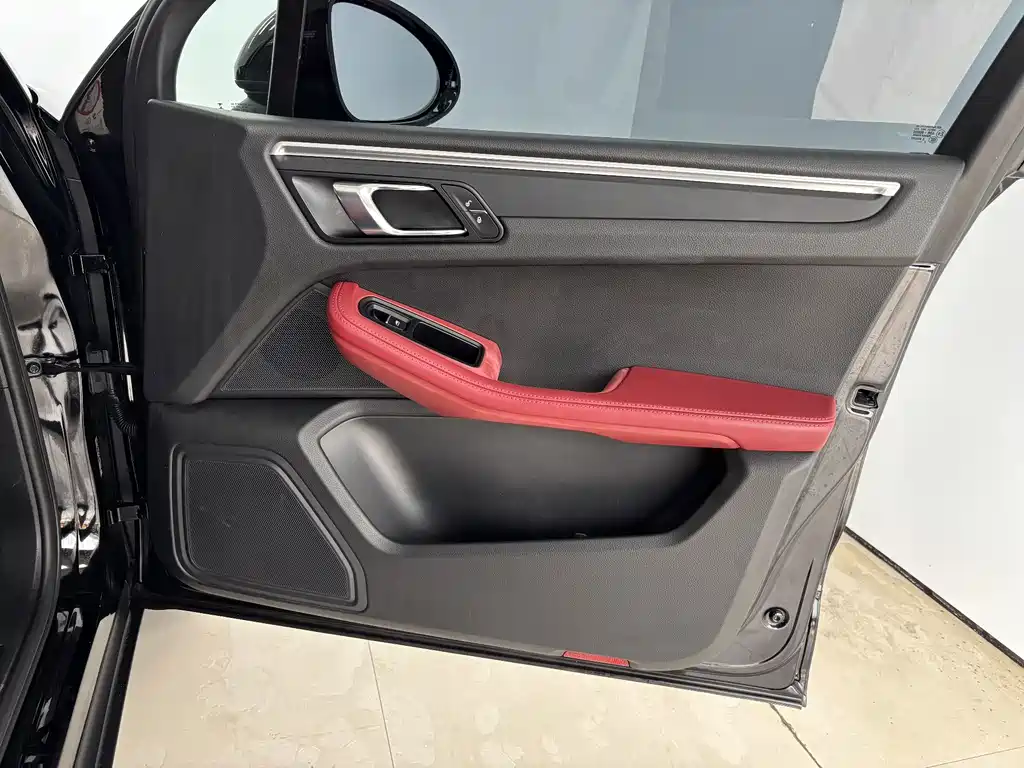 Porsche Macan — миниатюра 22