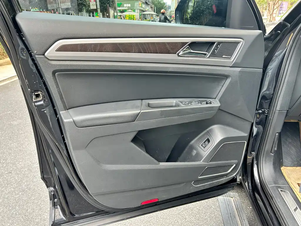 Volkswagen Teramont — миниатюра 10