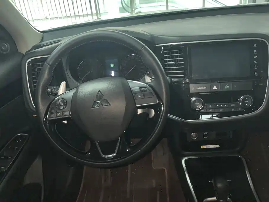 Mitsubishi Outlander — миниатюра 15