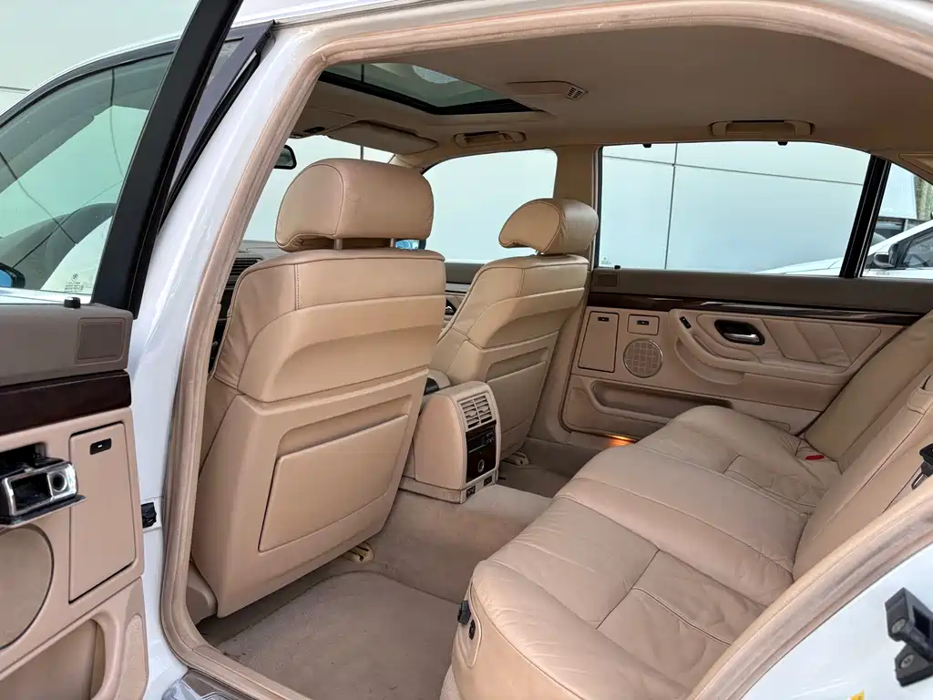 BMW 7 Series 7 2000 728iL