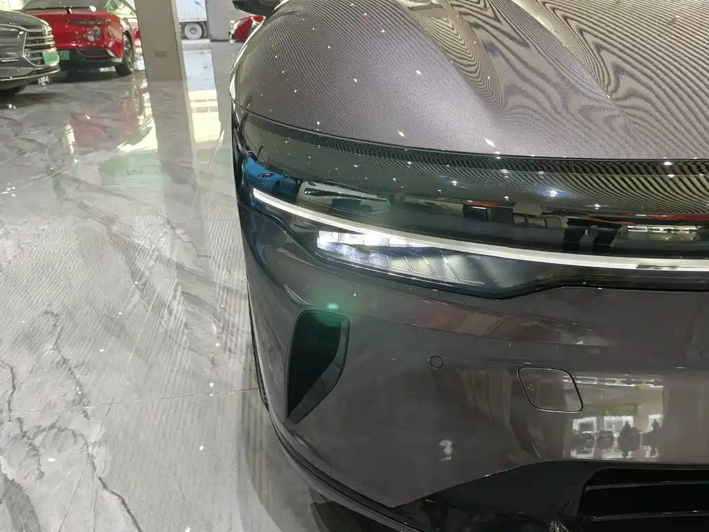 Zeekr 007GT — миниатюра 8