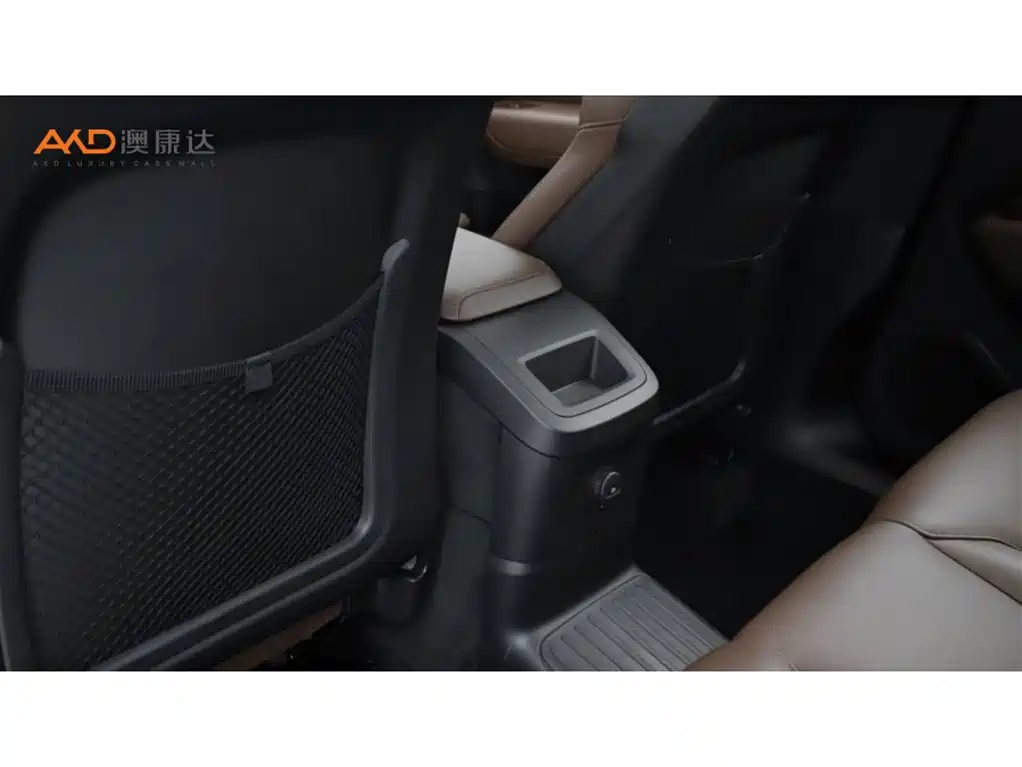 Volvo XC60 PHEV — миниатюра 9