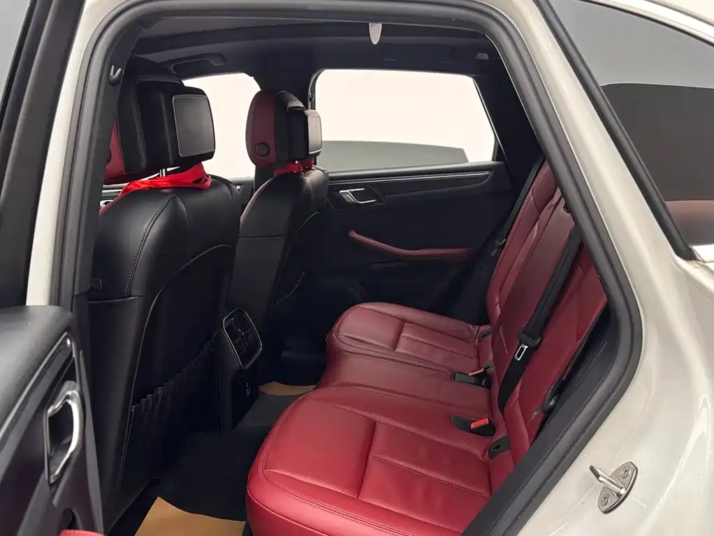 Porsche Macan — миниатюра 9