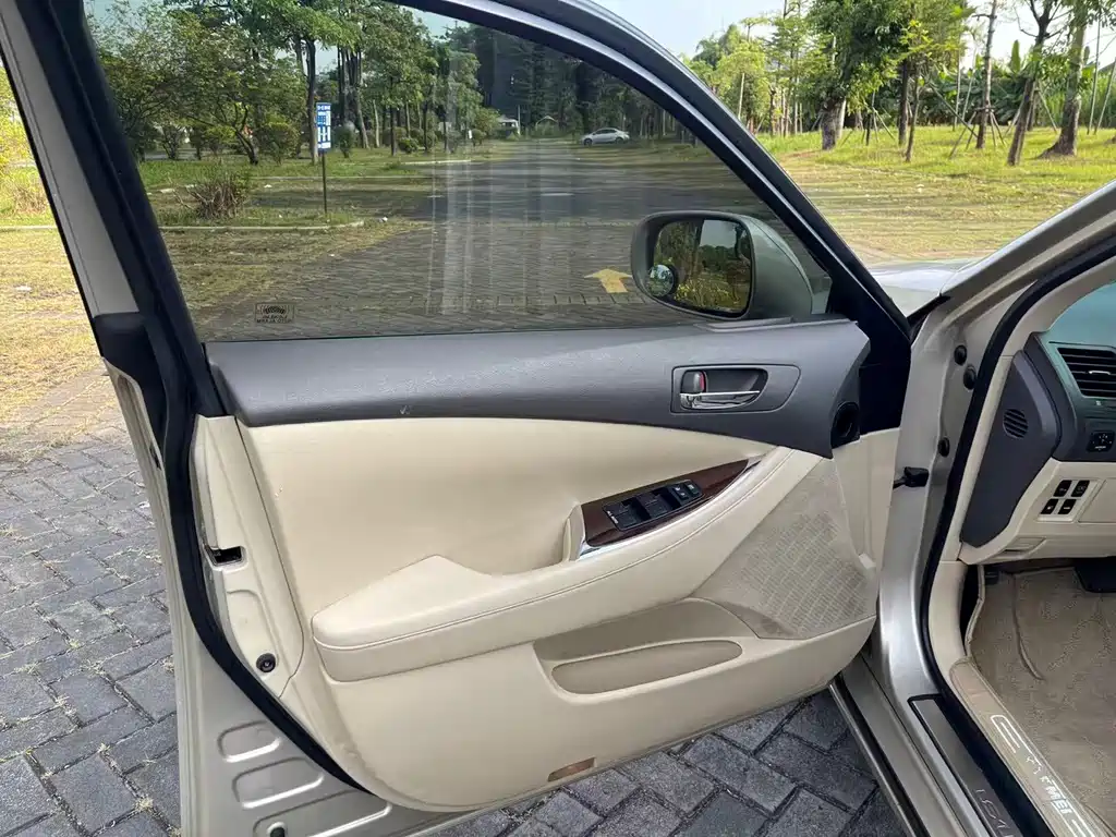 Lexus ES — миниатюра 12