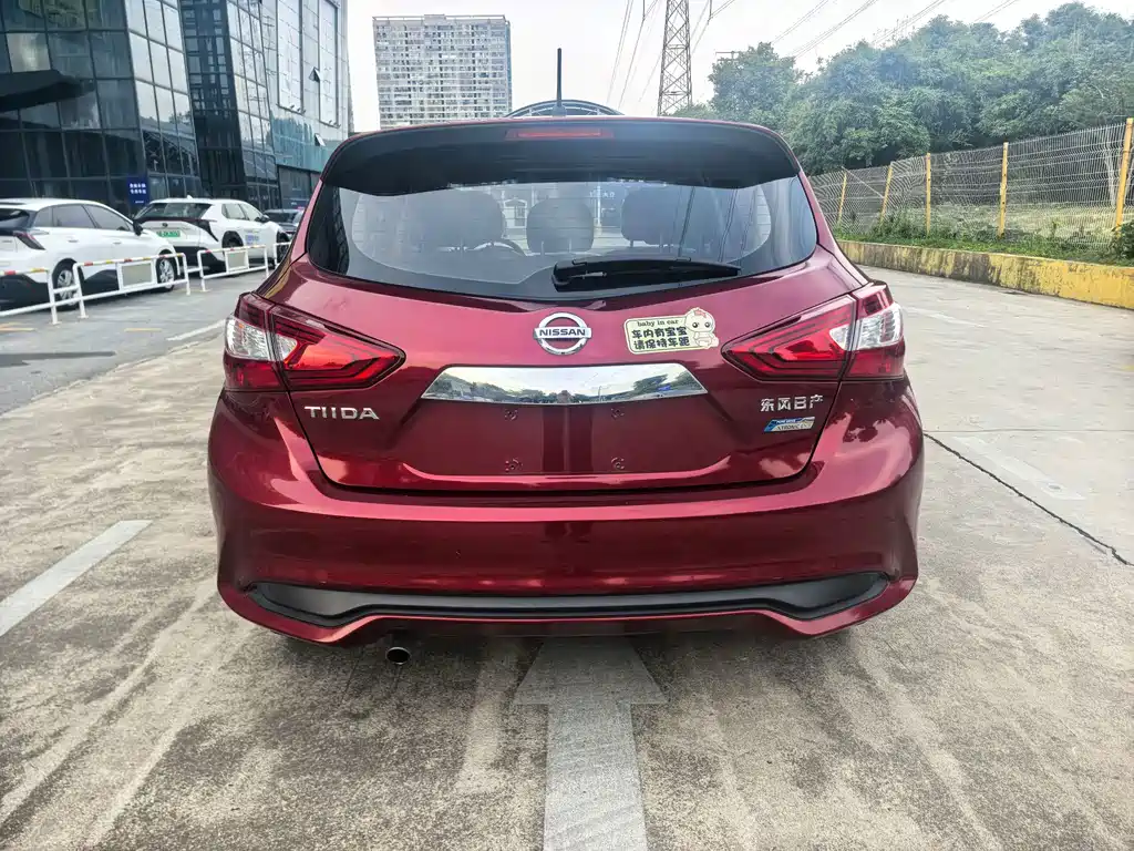 Nissan Tiida — миниатюра 5