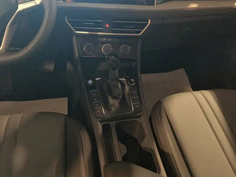 Volkswagen Sagitar — миниатюра 16