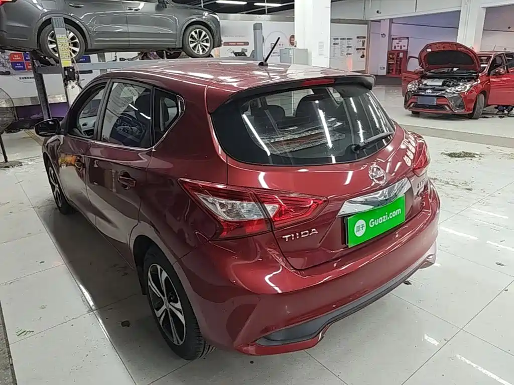 Nissan Tiida — миниатюра 5